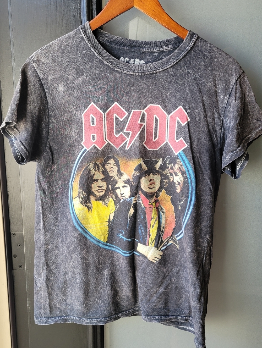 Lot of 3 AC/DC  / Two DEF LEPPARD T shirts Short sleeve Size Small Graphic - Picture 2 of 10